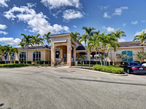 6827 Parisian Way, Lake Worth FL 33467