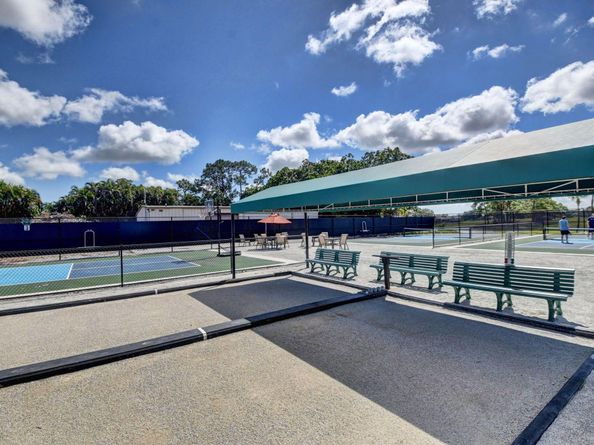 6827 Parisian Way, Lake Worth FL 33467