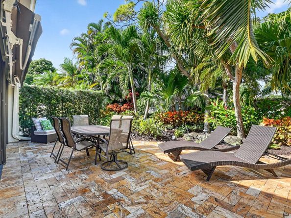 6827 Parisian Way, Lake Worth FL 33467