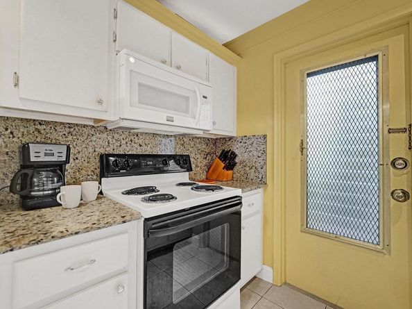 2500 NE 9th St 110, Fort Lauderdale FL 33304