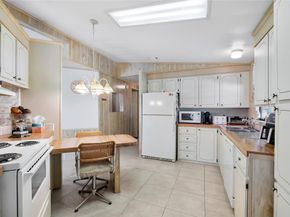 8600 SW 16th Pl, Davie FL 33324