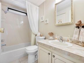 8600 SW 16th Pl, Davie FL 33324