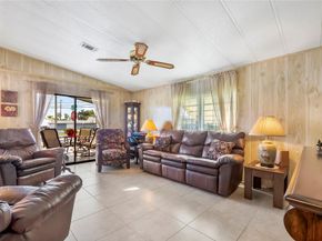 8600 SW 16th Pl, Davie FL 33324