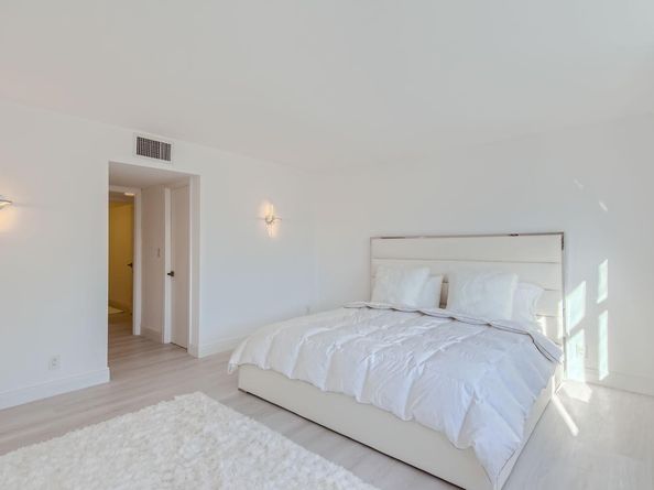 1147 Hillsboro Mile 504, Hillsboro Beach FL 33062