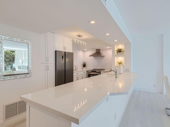 1147 Hillsboro Mile 504, Hillsboro Beach FL 33062