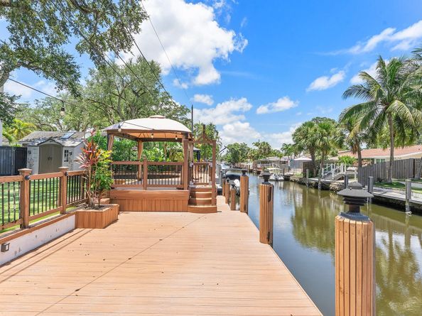 921 SW 17th St, Fort Lauderdale FL 33315