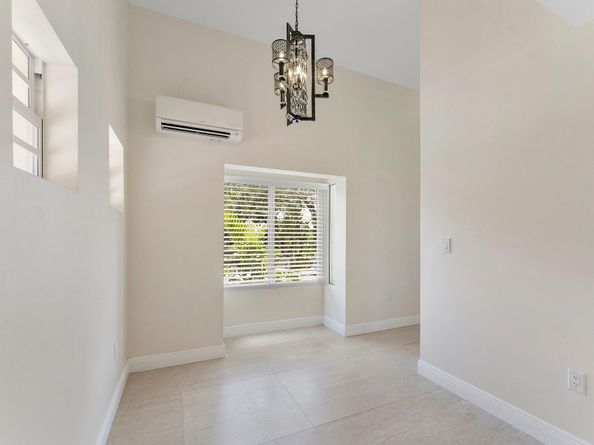 921 SW 17th St, Fort Lauderdale FL 33315