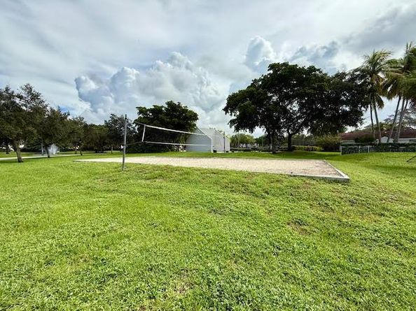 741 Lyons Rd 17201, Coconut Creek FL 33063