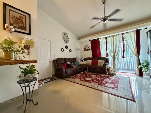 741 Lyons Rd 17201, Coconut Creek FL 33063