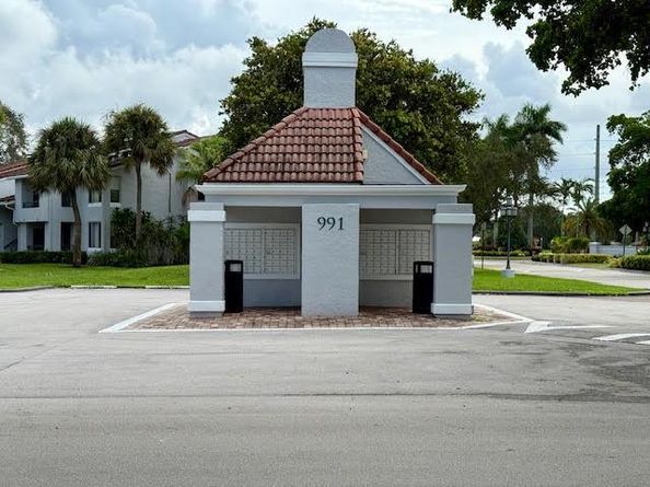 741 Lyons Rd 17201, Coconut Creek FL 33063
