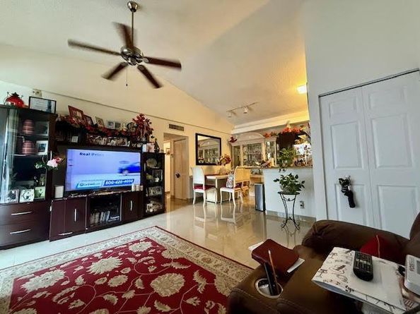 741 Lyons Rd 17201, Coconut Creek FL 33063