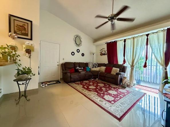 741 Lyons Rd 17201, Coconut Creek FL 33063