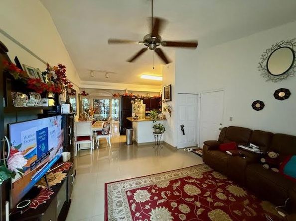 741 Lyons Rd 17201, Coconut Creek FL 33063