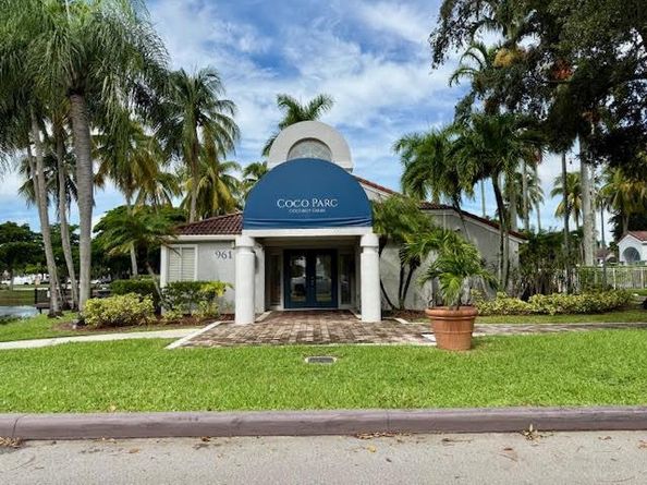 741 Lyons Rd 17201, Coconut Creek FL 33063