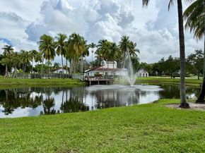 741 Lyons Rd 17201, Coconut Creek FL 33063