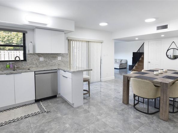 8204 SW 23rd St D, North Lauderdale FL 33068
