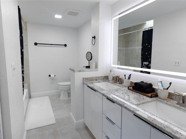 8204 SW 23rd St D, North Lauderdale FL 33068