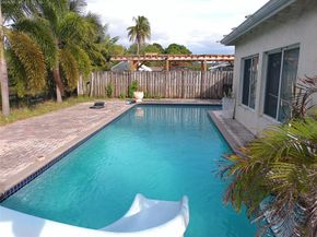 6561 SW 9th Pl, North Lauderdale FL 33068