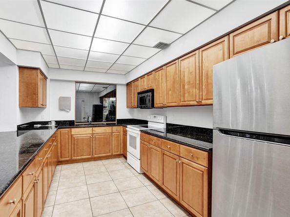 1232 S Military Trl 1913, Deerfield Beach FL 33442