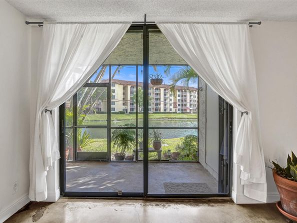 1232 S Military Trl 1913, Deerfield Beach FL 33442