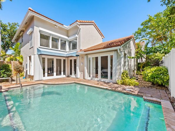 975 Weeping Willow Way, Hollywood FL 33019