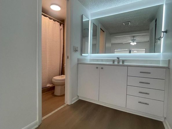 3955 N Nob Hill Road 202, Sunrise FL 33351