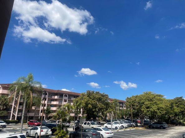 3955 N Nob Hill Road 202, Sunrise FL 33351