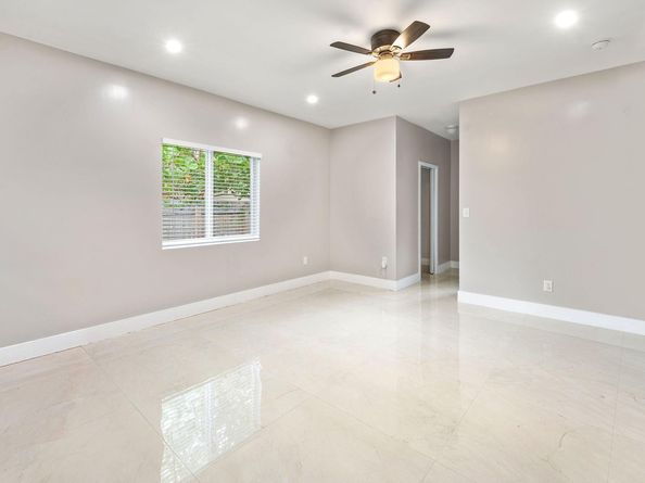 141 NW 12th St, Pompano Beach FL 33060