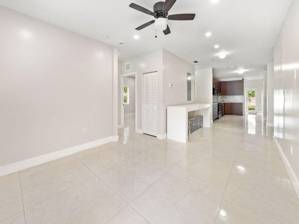 141 NW 12th St, Pompano Beach FL 33060