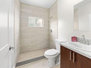 141 NW 12th St, Pompano Beach FL 33060