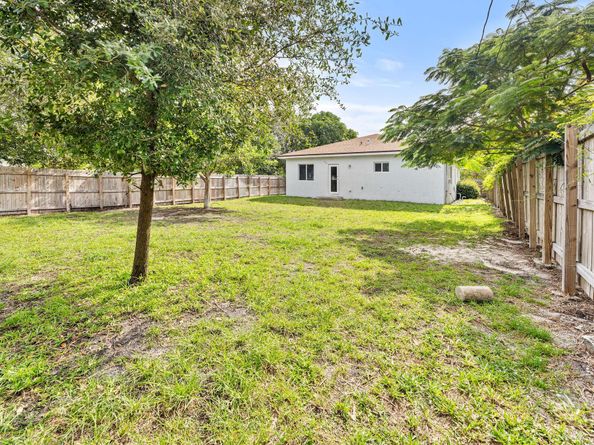 141 NW 12th St, Pompano Beach FL 33060