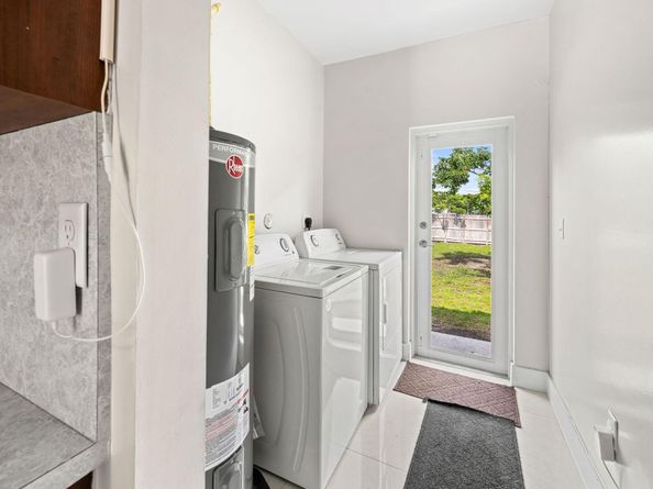 141 NW 12th St, Pompano Beach FL 33060