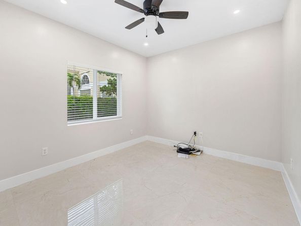 141 NW 12th St, Pompano Beach FL 33060