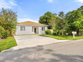 141 NW 12th St, Pompano Beach FL 33060