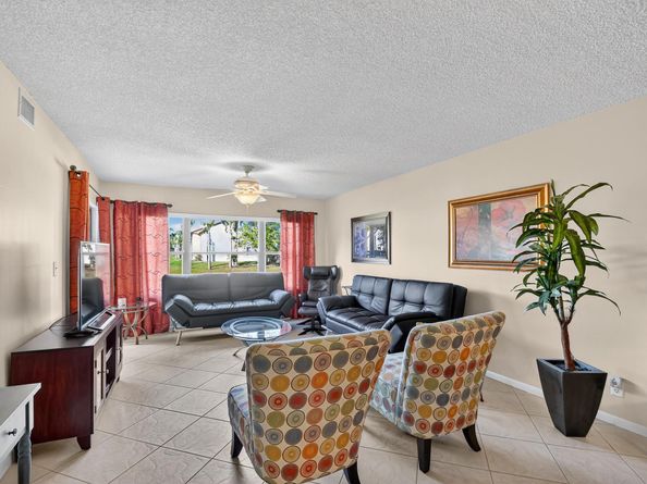 4745 Lucerne Lakes Boulevard 103, Lake Worth FL 33467