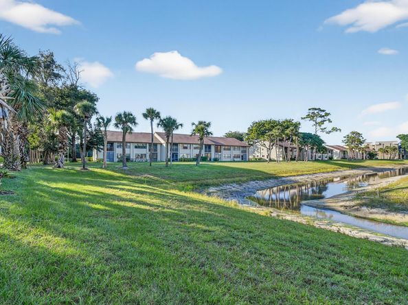4745 Lucerne Lakes Boulevard 103, Lake Worth FL 33467
