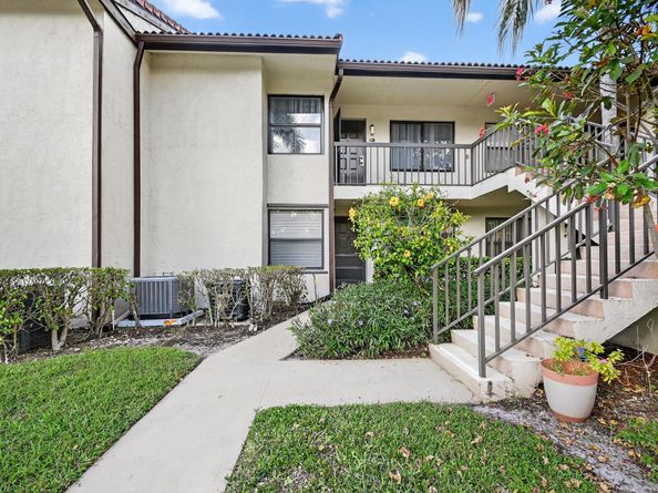4745 Lucerne Lakes Boulevard 103, Lake Worth FL 33467