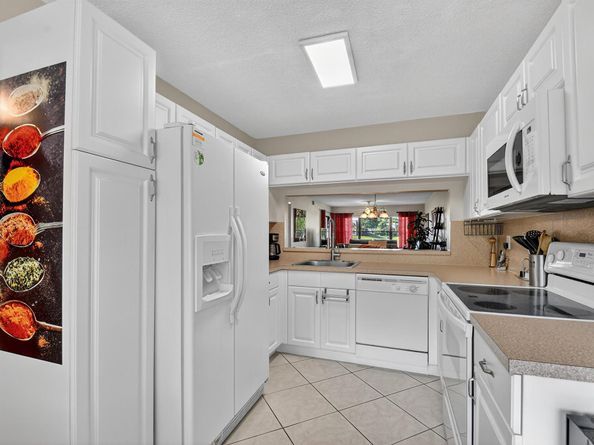 4745 Lucerne Lakes Boulevard 103, Lake Worth FL 33467