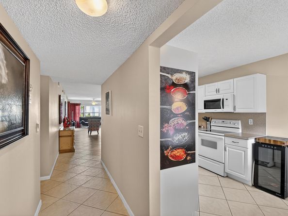 4745 Lucerne Lakes Boulevard 103, Lake Worth FL 33467