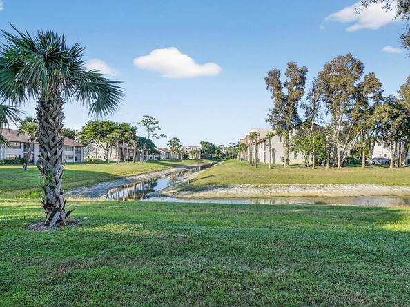 4745 Lucerne Lakes Boulevard 103, Lake Worth FL 33467