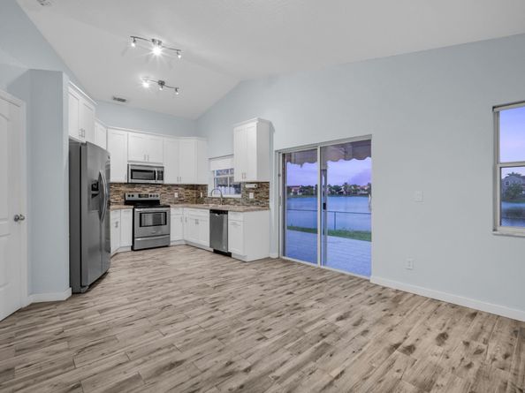 18510 NW 22nd St, Pembroke Pines FL 33029