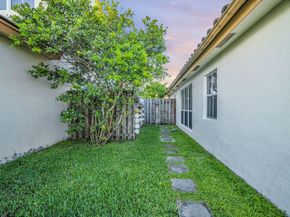 18510 NW 22nd St, Pembroke Pines FL 33029