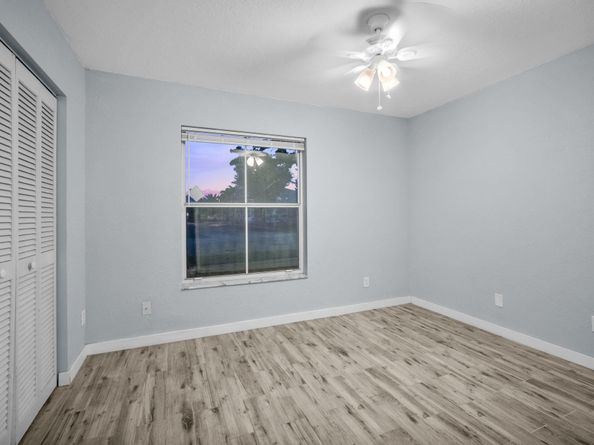 18510 NW 22nd St, Pembroke Pines FL 33029