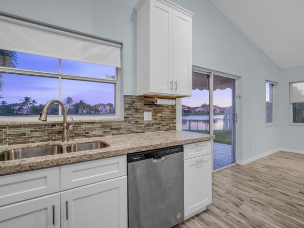 18510 NW 22nd St, Pembroke Pines FL 33029