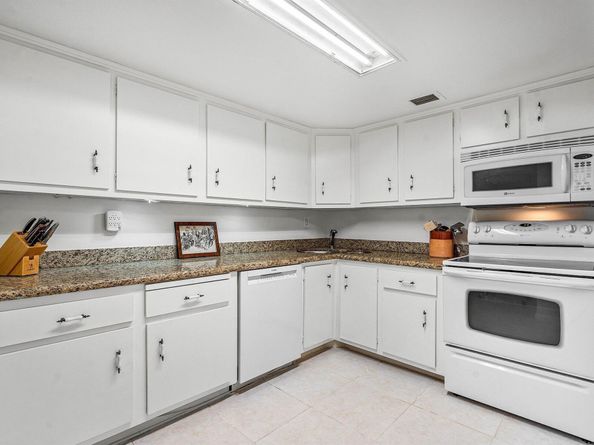 223 Atlantic Avenue D2, Palm Beach FL 33480