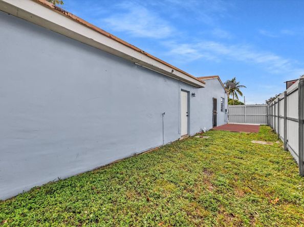 9311 Broad Manor Rd, Miami FL 33147