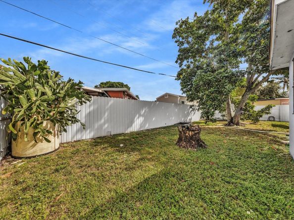 9311 Broad Manor Rd, Miami FL 33147