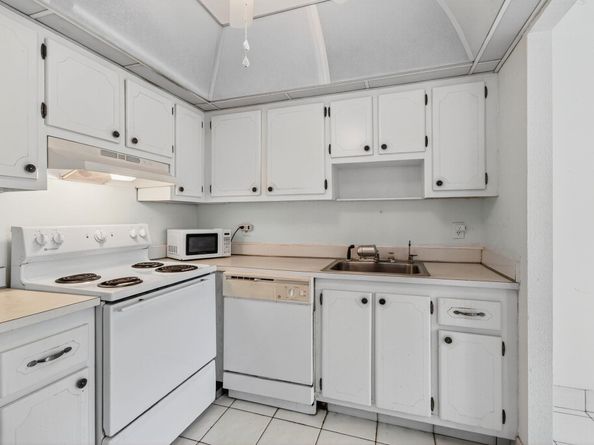 702 Monaco O, Delray Beach FL 33446