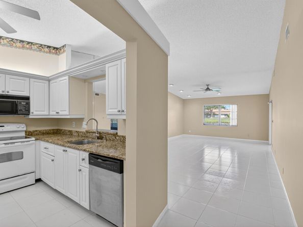 8205 Springview Terrace, Boca Raton FL 33496