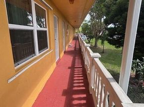 115 NE 202 Terrace M21, Miami FL 33179